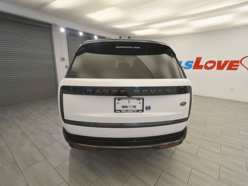 Used 2023 Land Rover Range Rover SE AWD/4WD image 4