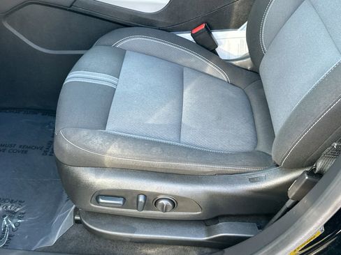 Used 2023 Chevrolet Blazer LT image 19