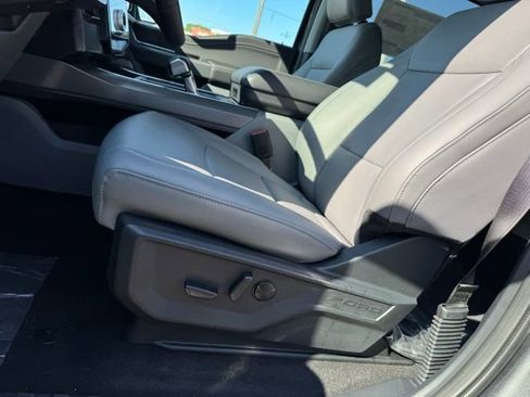 New 2025 Ford F150 Lightning Flash AWD/4WD image 7