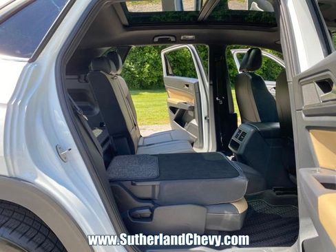 Used 2021 Volkswagen Atlas Cross Sport SE w/ Panoramic Sunroof Package FWD image 38