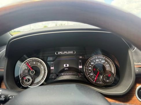 Used 2021 RAM 1500 Limited AWD/4WD image 12