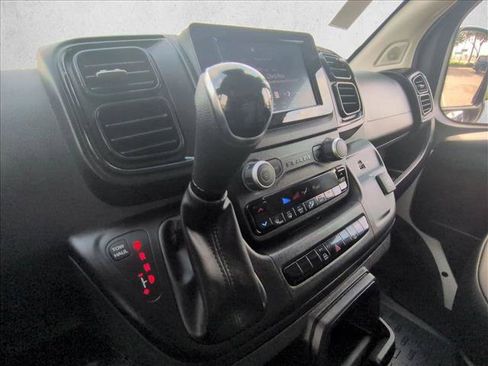 Used 2025 RAM ProMaster 2500 w/ Convenience Group FWD image 11
