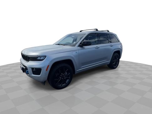 Used 2023 Jeep Grand Cherokee 30th Anniversary AWD/4WD image 4