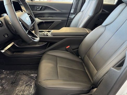 New 2026 Cadillac Lyriq Premium Luxury image 10