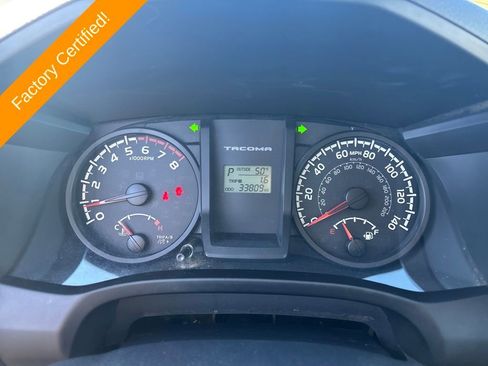 Used 2017 Toyota Tacoma SR image 17