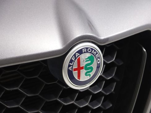 Used 2020 Alfa Romeo Stelvio Ti Sport w/ Quick Order Package 22S Sport image 18