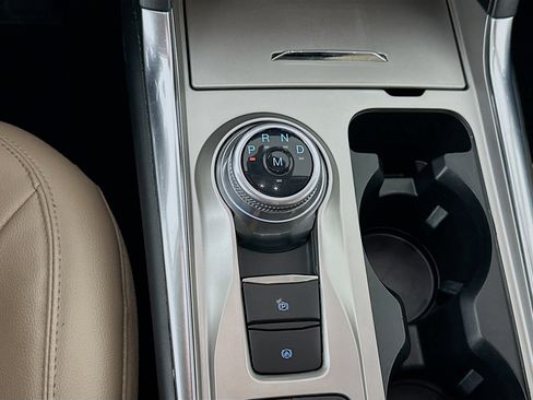 Used 2020 Ford Explorer XLT w/ Equipment Group 202A image 24