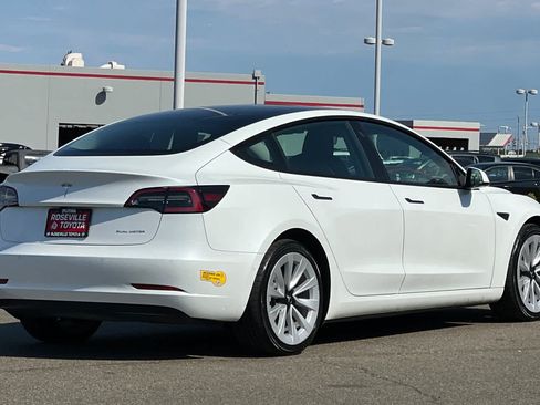 Used 2022 Tesla Model 3 Long Range AWD/4WD image 2