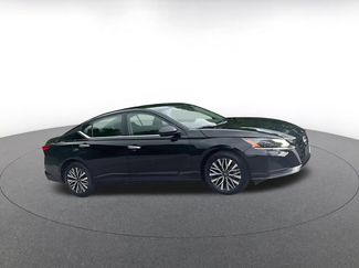 Used 2025 Nissan Altima 2.5 SV FWD video 2