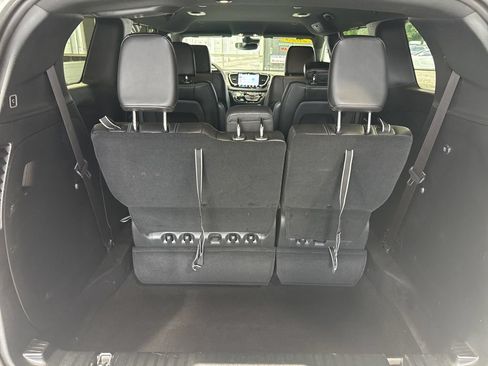 Used 2025 Chrysler Pacifica Select FWD image 10