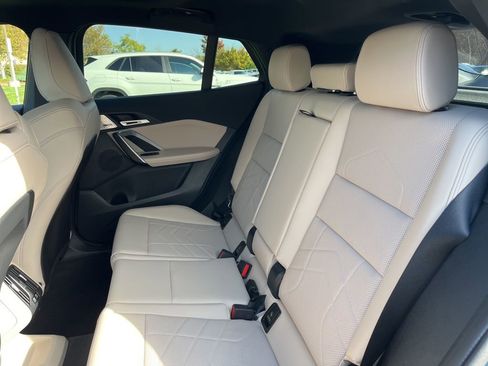 Used 2025 BMW X2 xDrive28i w/ Technology Package image 24