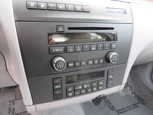 Used 2006 Buick LaCrosse CX image 18