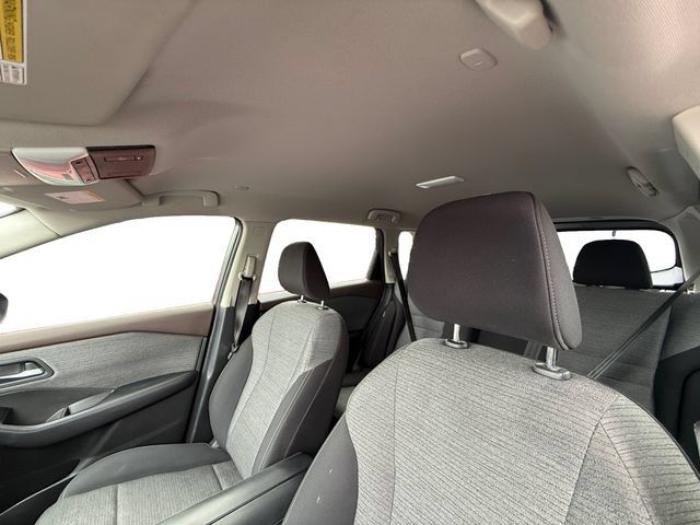 Used 2023 Nissan Rogue SV FWD image 25