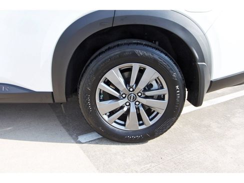 Certified 2025 Nissan Pathfinder SV FWD image 33