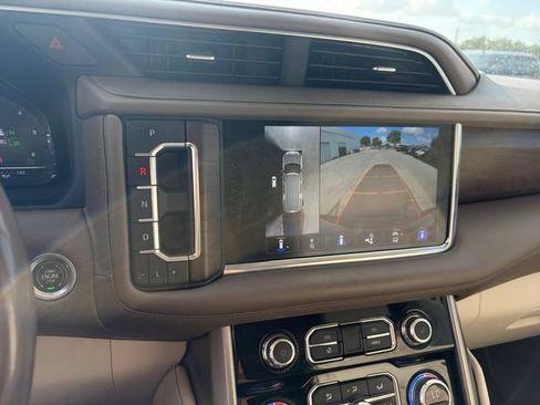 Used 2022 GMC Yukon XL Denali w/ Denali Ultimate Package AWD/4WD image 11