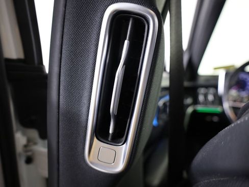 Used 2022 Mercedes-Benz S 500 4MATIC w/ AMG Line Package image 42