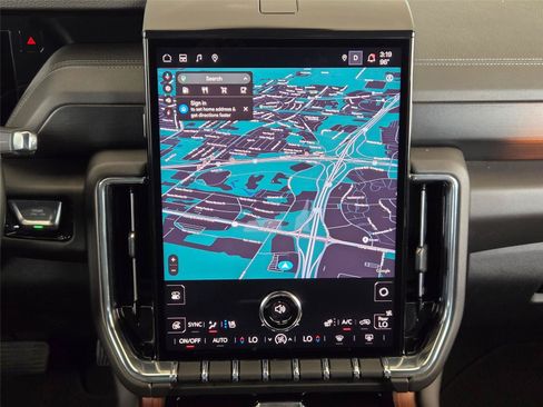 Used 2025 GMC Yukon Denali RWD image 17