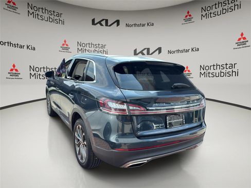 Used 2023 Lincoln Nautilus Reserve AWD/4WD image 2