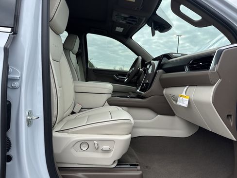 New 2026 GMC Yukon XL Denali w/ Sun & Power Step Package image 32