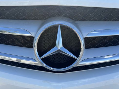 Used 2014 Mercedes-Benz GLK 250 BlueTEC 4MATIC image 9