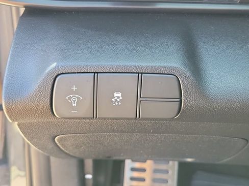 Used 2025 Hyundai Elantra Sport FWD image 17