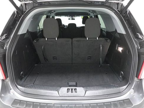 Certified 2024 Ford Explorer XLT image 27