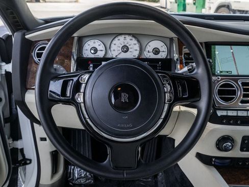 Used 2013 Rolls-Royce Ghost RWD image 16