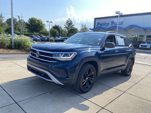 Used 2023 Volkswagen Atlas SE w/ Panoramic Sunroof Package FWD image 6