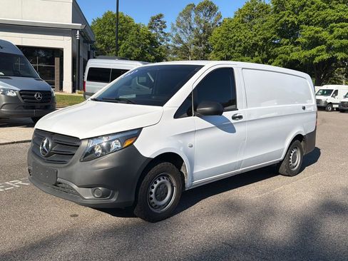 Used 2023 Mercedes-Benz Metris image 5