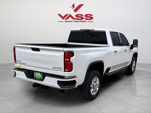 Used 2025 Chevrolet Silverado 2500 High Country w/ High Country Premium Package AWD/4WD image 5