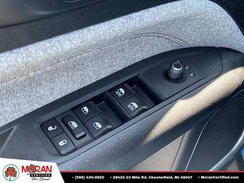 Used 2023 Jeep Compass Latitude AWD/4WD image 15