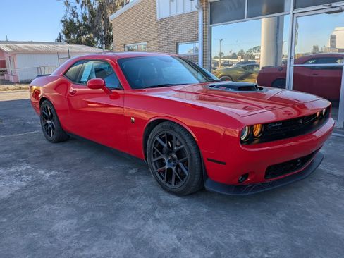 Used 2016 Dodge Challenger R/T Scat Pack image 2