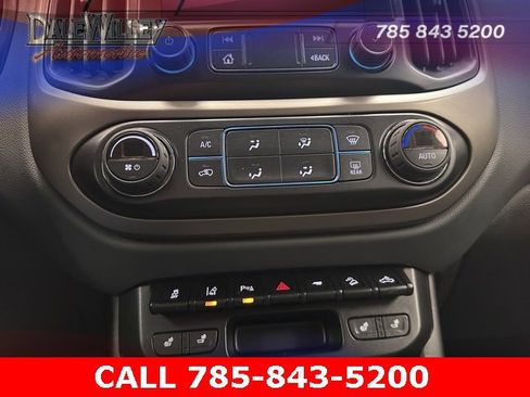 Used 2021 Chevrolet Colorado Z71 w/ Z71 Midnight Edition image 9