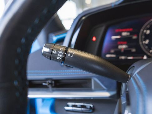 Used 2021 Chevrolet Corvette Stingray Premium Cpe w/ Z51 Performance Package image 20