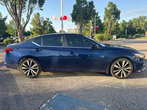 Certified 2022 Nissan Altima 2.5 SR FWD image 2