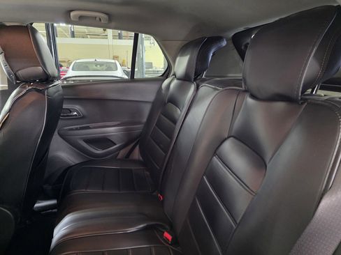 Used 2019 Chevrolet Trax LT w/ LT Convenience Package image 10