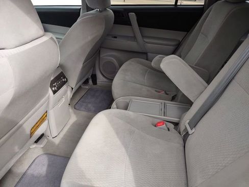 Used 2010 Toyota Highlander 2WD image 17