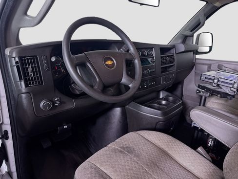 Used 2021 Chevrolet Express 2500 RWD image 20
