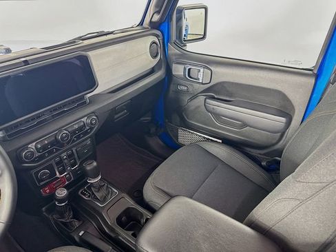 Used 2024 Jeep Gladiator Sport image 25