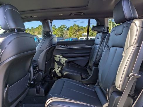 New 2025 Jeep Grand Cherokee L Limited image 30