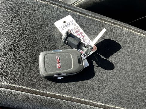 Used 2018 GMC Acadia SLT image 12