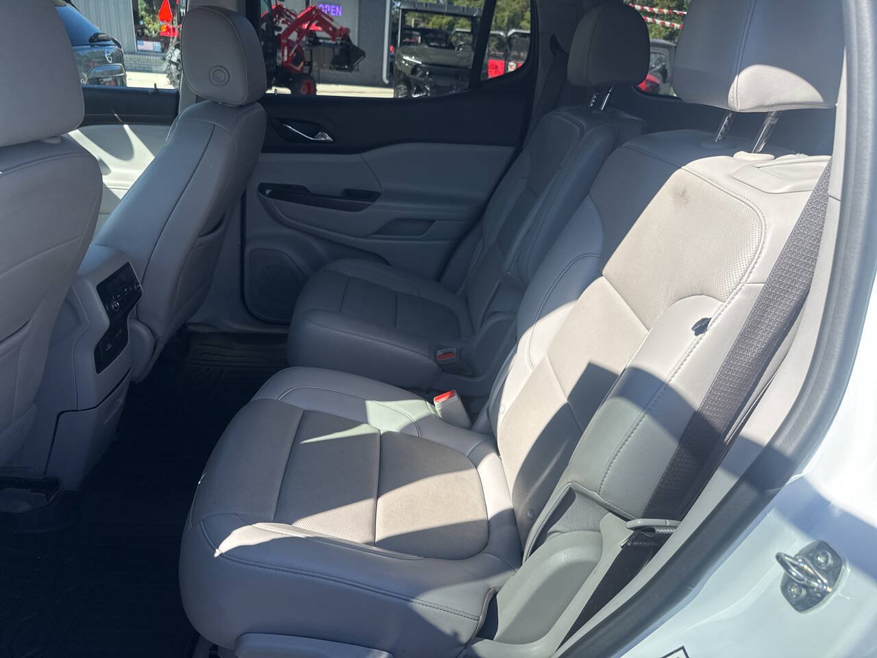 Used 2021 GMC Acadia SLT FWD image 17