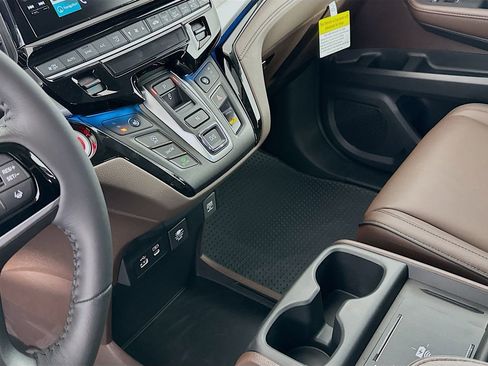 New 2026 Honda Odyssey Touring image 15