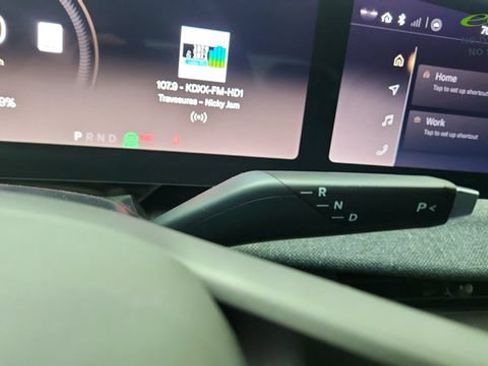 Used 2024 Lucid Air Pure RWD image 43