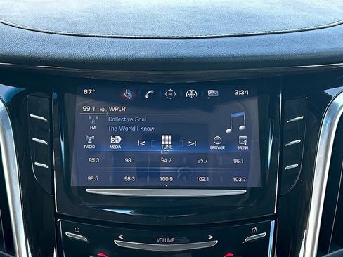 Used 2018 Cadillac Escalade Luxury AWD/4WD image 49