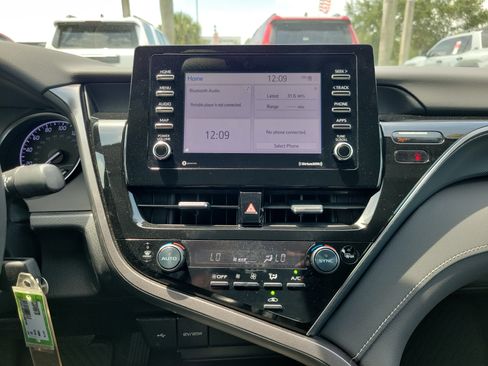 Used 2023 Toyota Camry SE FWD image 27