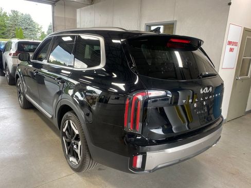Used 2025 Kia Telluride EX AWD/4WD image 3