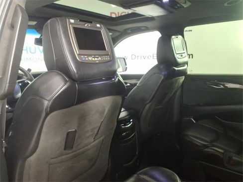 Used 2015 Cadillac Escalade ESV Platinum image 16