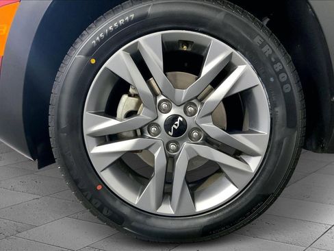 Used 2023 Kia Seltos S image 9