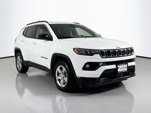 Used 2024 Jeep Compass Latitude AWD/4WD image 4